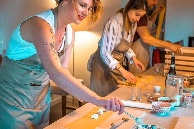 Pasta Cooking class in the countryside - Making tortelloni from the beginning