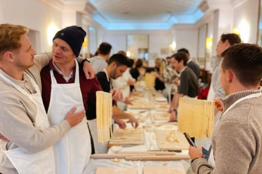 Pasta Cooking Class with Pesto Sauce Making in Rome Center - Small details that affect your decision
