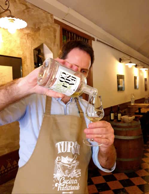 Pesto cooking classes - Trattoria Turin Sestri Levante - Experiences - Choosing between pesto, pasta, and wine