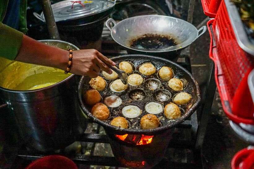 Phnom Penh Evening Food Tour -On Promotion Price limit Offer - A local restaurant fills in the noodle course