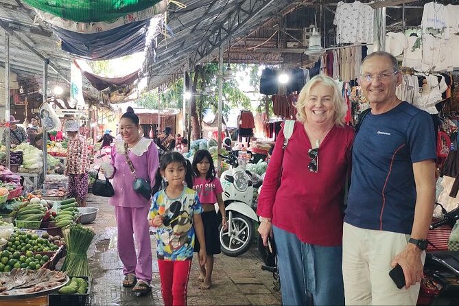 Phnom Penh’s Hands-On Khmer Cooking Class in the Countryside - Shopping for ingredients in Arey Ksat