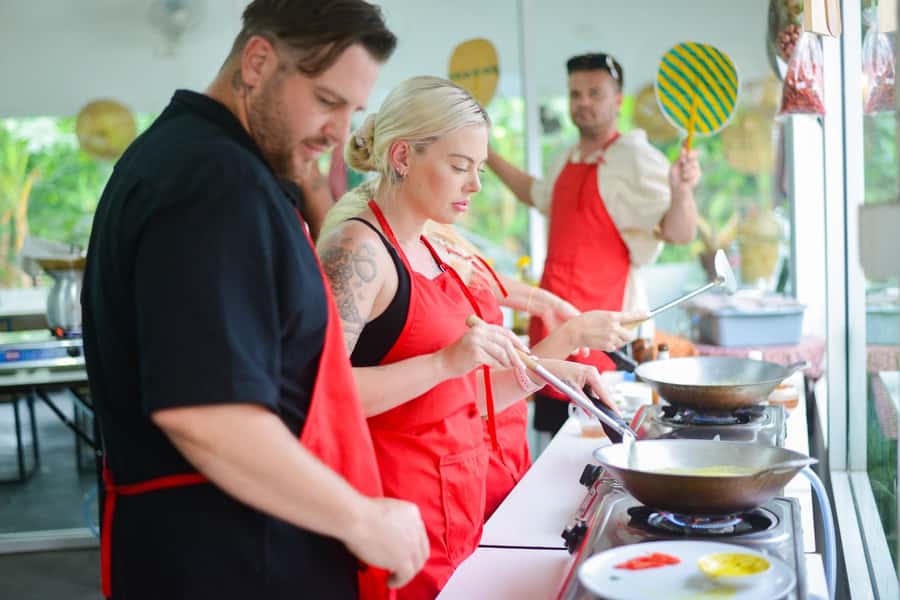 Phuket: Half Day Thai Cooking Experience with Market Tour - Why this class works better than a simple cooking demonstration