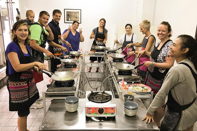 Pink Chili - Thai Cooking Class and Market Tour in Bangkok - Who should book Pink Chili