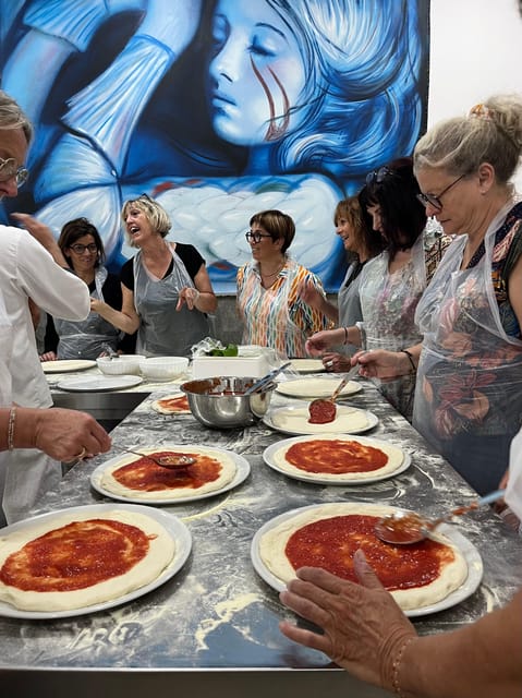 Pizza-Making Workshop by night with glass of wine - FAQ