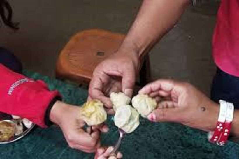 Pokhara: 3 Hour MoMo cooking class - Making the dipping sauces
