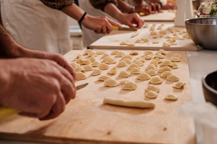 Polignano:Pasta Cooking Class with Dinner, Wine & Limoncello - Meeting the chef at Via S. Vito 20