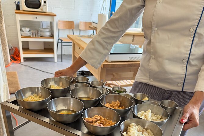 Porto Hands On Cooking Class-3 course-wine included-trained chef - What the stations and cleanup mean for you