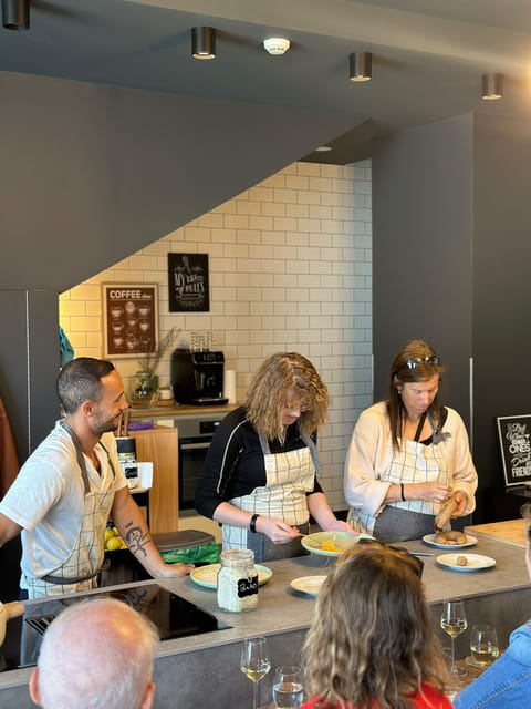 Porto: Local Market Tour & Cooking Class/Showcooking - Starting at Mercado do Bolhão