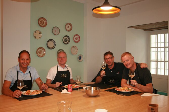 Portuguese Cooking Class in Porto with Portuguese Wine - Meeting the codfish challenge
