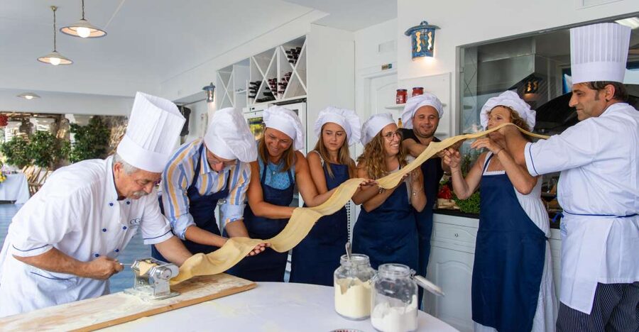 Praiano: Cooking Class with Dinner Overlooking the Sea - A welcome drink before the cooking starts