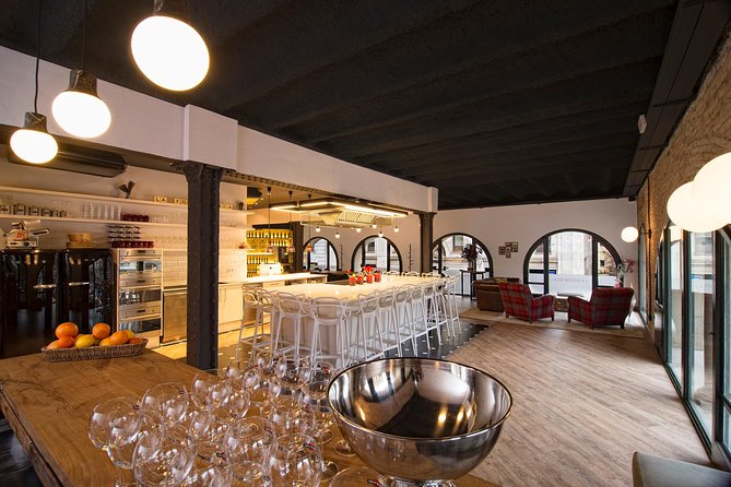 Premium Cooking Class in Designer Loft: Paella & Spanish Tapas - Cooking Paella Near Barcelona Cathedral