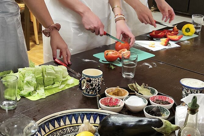 Private 2 Hour Cooking Class with the Locals in Amman - What the $70 price means