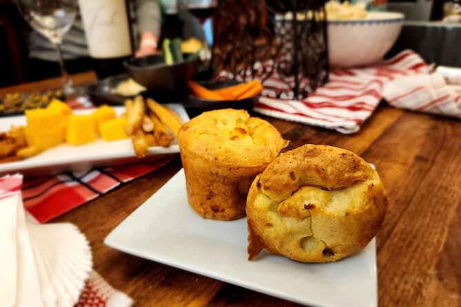 Private Chicago-style deep dish pizza or pasta making class - Key points at a glance