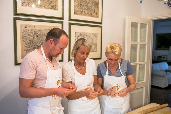 Private cooking class at a Cesarina's home with tasting in Bergamo - Sanitary details and what to confirm