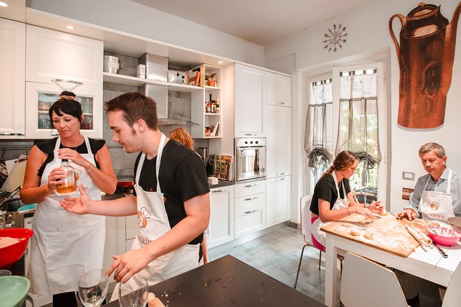 Private cooking class with lunch or dinner in Cefalù - Learning from a host such as Graziella