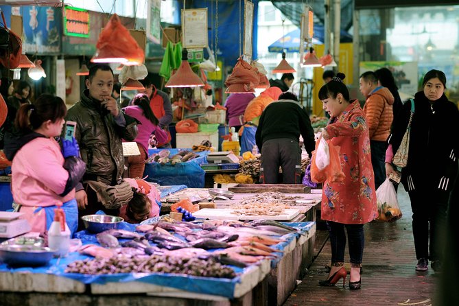 Private Home Cooking Class with Shanghai Mama - Starting at the Shanghai wet market