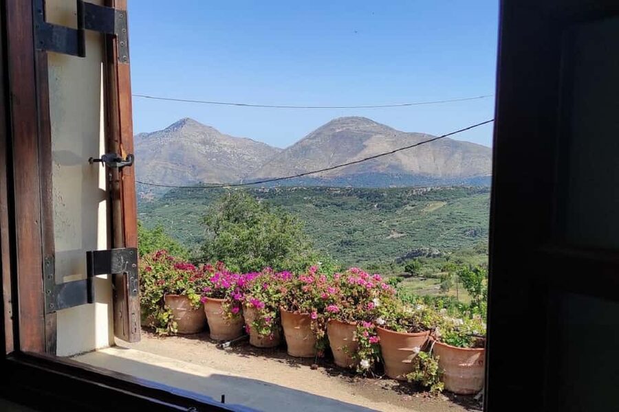 Private Jeep Tour to Psiloritis Mountain & Cooking Lesson - Coffee and village life in Anogia