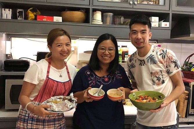 Private Thai Home Cooking Lesson (since 2004) - A Thai cooking class built around your meal