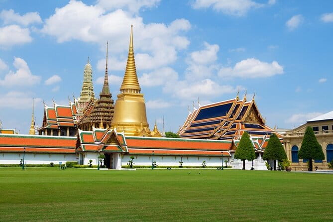 Private Tour: Grand Palace,Wat Phra Kaew, Museum&Cooking Class - A full Bangkok day, from royal halls to the kitchen