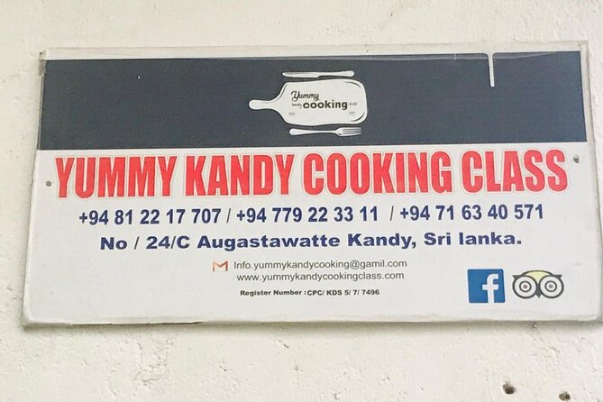 Private Traditional Sri Lankan Cooking Class in Kandy with Hotel Transfers - Cooking with Chitra in a Private Group