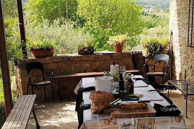 Private Tuscan Cooking Class And Wine Tasting in Radda in Chianti - A farmhouse kitchen in the Radda countryside