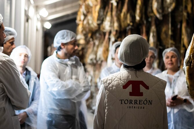 Private visit to a ham factory with show cooking in Salamanca - Chef Javier Fuentes and the live cooking