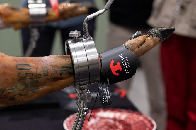 Private visit to a ham factory with show cooking in Salamanca - The strongest parts of the experience