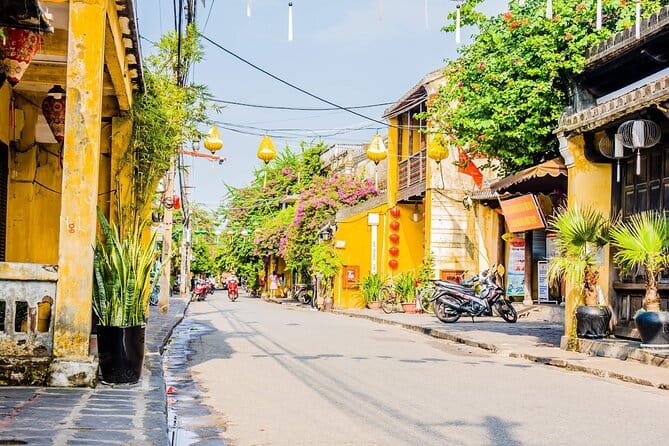 Pu Luong Day Tour: Trekking Villages, Bamboo Rafting & Waterfall - What the guides add to the day