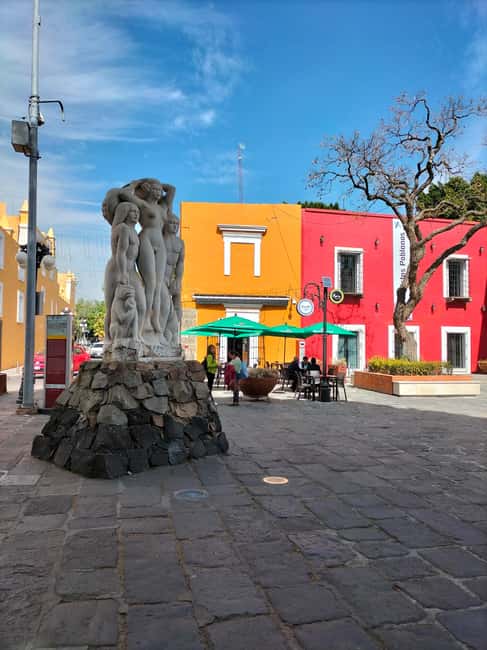 Puebla: Walking Tour & Traditional Poblano Culinary Workshop - Palafoxiana Library and the value of a focused visit