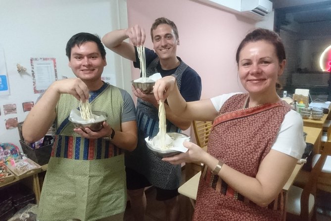 Ramen and Gyoza Cooking Class in Osaka - Keigo’s teaching style and the small kitchen format