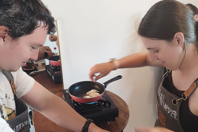 Ramen & Dumpling Cooking in Tokyo with Chef/Vegan possible - A small group with room for questions