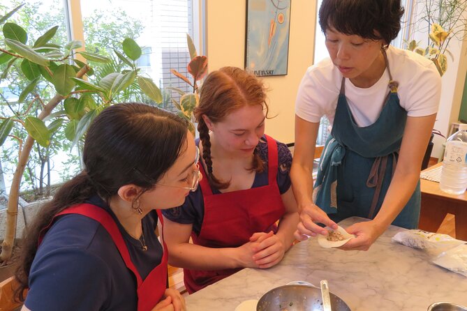 Ramen Making from Scratch with Tokyo Mom(Vegan Option Available) - Building broth with natural umami