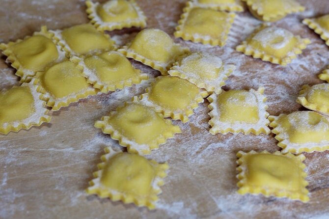Ravioli & Tagliatelle Cooking Class at a Local's Home in Positano - Making ravioli by hand