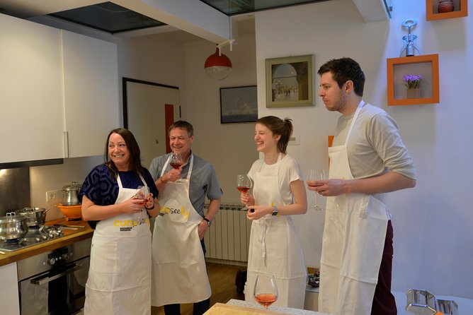 Rialto Market Tour with Hands on Cooking Class, Wine & Tiramisu - Starting at Rialto Market with a local chef
