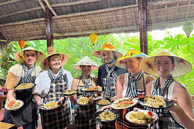 RICE PAPER Noodle Making Experience & Hoi An Cooking Class Class - Cooking Vietnamese dishes with chef Tim