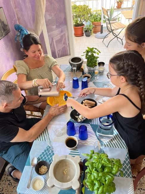Riomaggiore: Pasta and Tiramisù Cooking Class - Who will get the most from this class