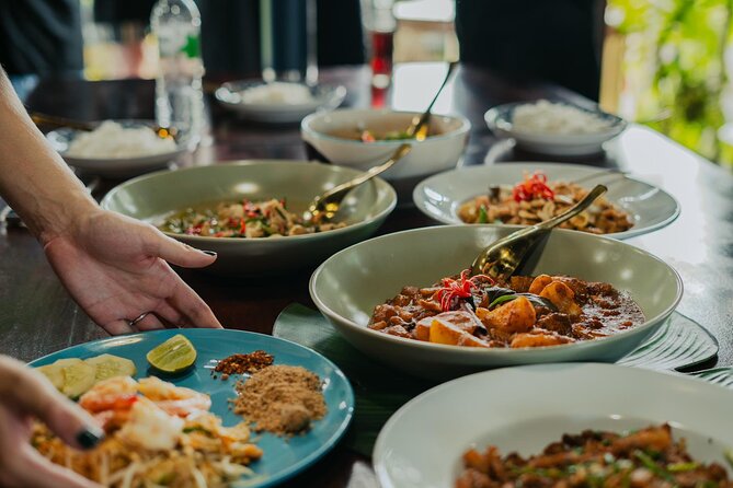Riverside Thai Cooking Half Day Class - A market lesson before the cooking begins