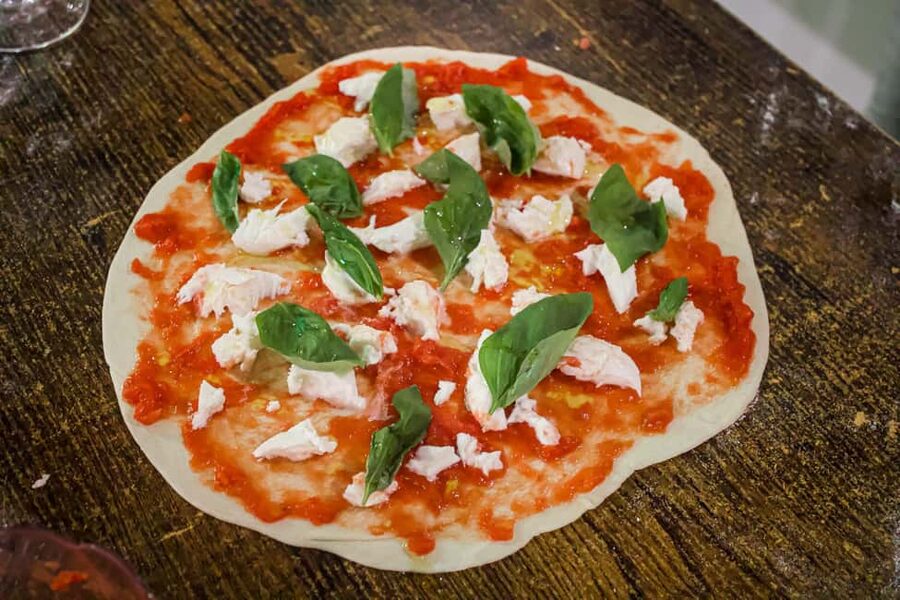 Rome 2-in-1: Pizza & Tiramisu Cooking MasterClass - Arriving near the Colosseum