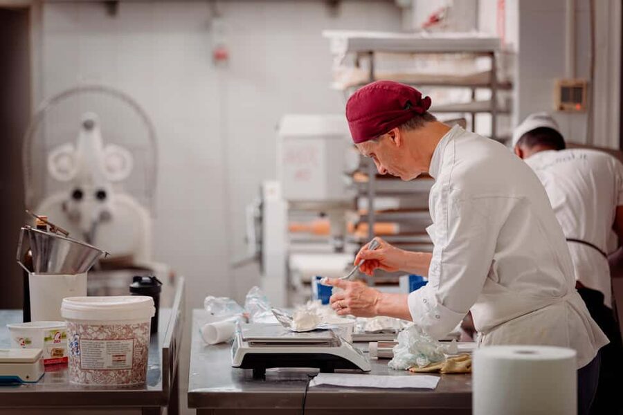 Rome: Cannoli, Gelato, Tiramisu Baking & Cooking Class - Watching gelato come together