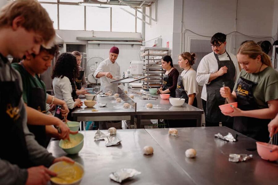 Rome: Cannoli, Gelato, Tiramisu Baking & Cooking Class - Reaching Vice Baking Lab from central Rome