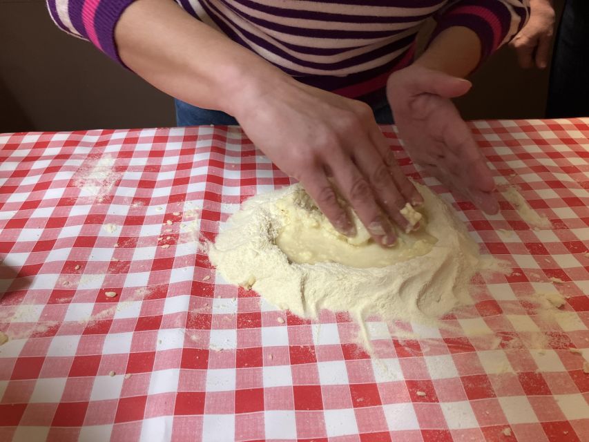 Rome Cooking Class: Handmade Tonnarelli Pasta & Tiramisu - Eating together with wine