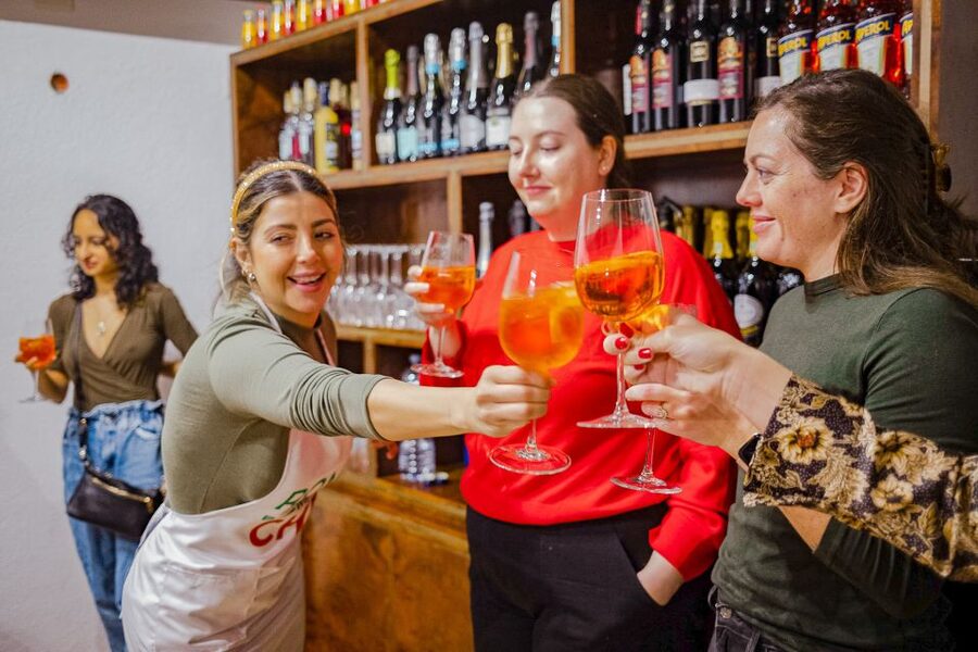 Rome Cooking Class: Make Pasta and 3 Spritz Cocktails - Timing your visit near the Colosseum
