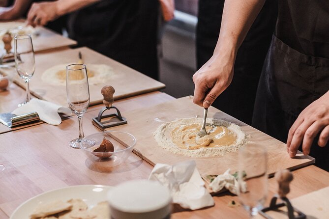 Rome Cooking Class: Make Pasta, Dine & Drink Wine With Local Chef - Prosecco and aperitivo set the tone