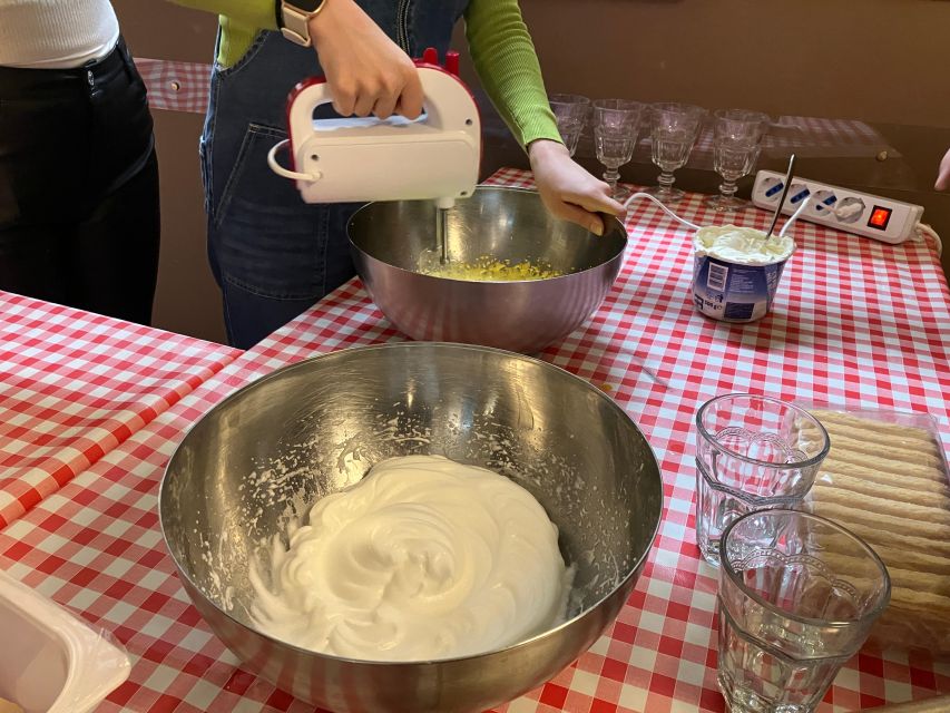 Rome: Cooking Class of fresh Pasta and Tiramisu Cake - The chefs and the feel of the lesson