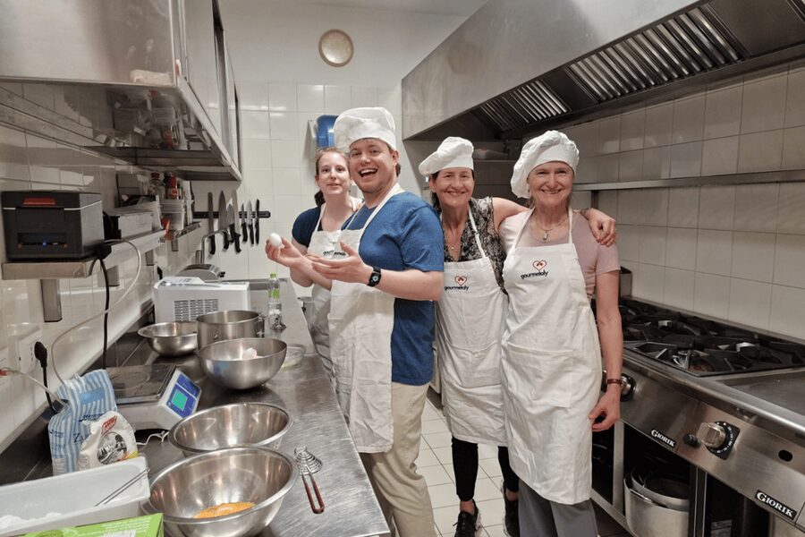 Rome cooking: Gelato & Tiramisu with savoiardi Baking class - What your $80 pays for