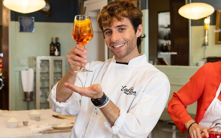 Rome: Enjoy Spritz and Pasta Making in Piazza Navona - Who should book this experience