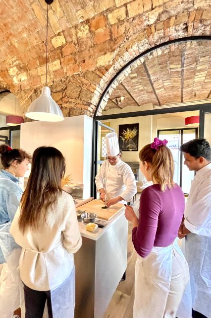Rome: Five Shapes of Pasta Cooking Class in Ancient Tavern - Who should book this class