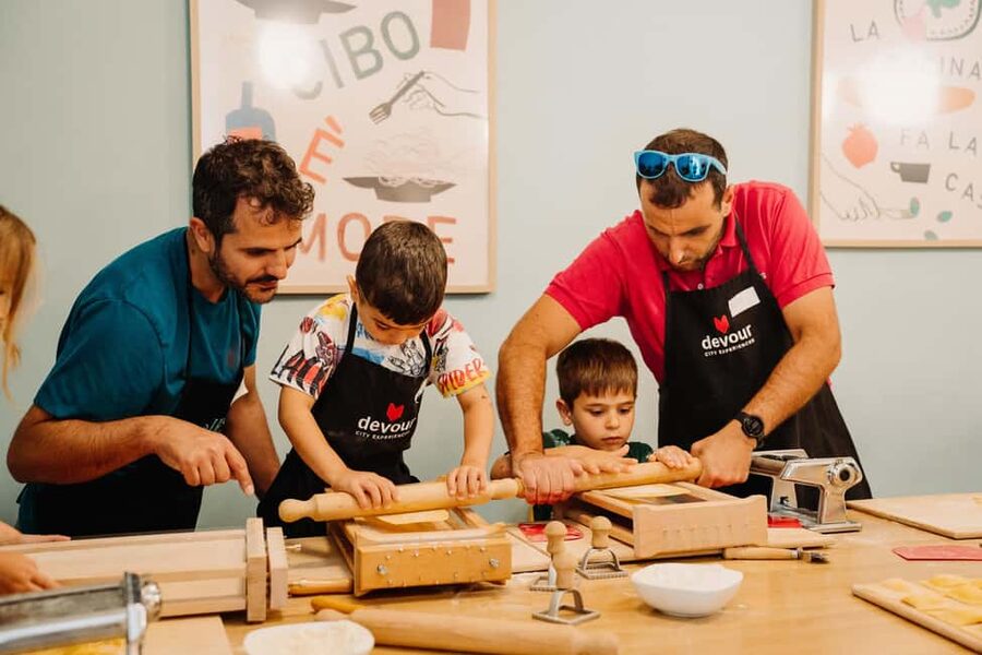 Rome: Fresh Pasta-Making Class with Wine and Gelato - Your aperitivo begins the evening