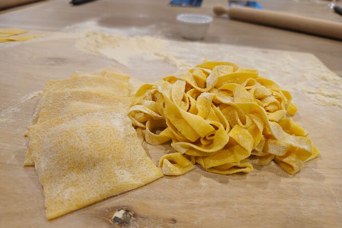 Rome: Hands-on Fettuccine, Ravioli & Tiramisu Cooking Class - Filling ravioli without making a mess
