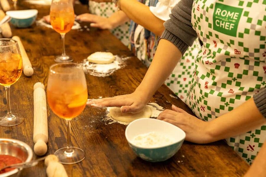 Rome: Hands-On Pizza Cooking Class with Spritz Mixology - Who should book this class